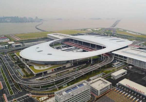 港珠澳大桥设计寿命120年 经济效益达数十万亿港币