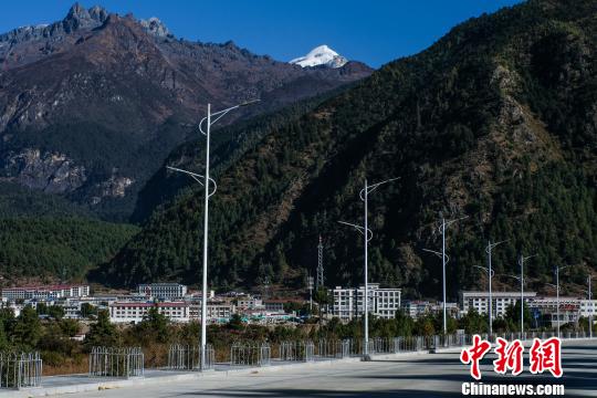 图为中尼边境特色小镇吉隆镇一隅?！『闻罾?摄