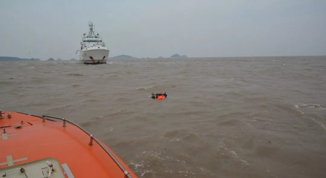 闽连渔运60059进水失联15人遇险 已有10人获救