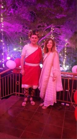 点击查看大图 土耳其女大使被紧急召回 只因穿了这种风格的衣服