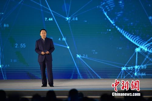 周鸿祎在互联网大会上介绍360安全大脑。<a target='_blank' href='http://www.chinanews.com/' >中新网</a> 李骏 摄