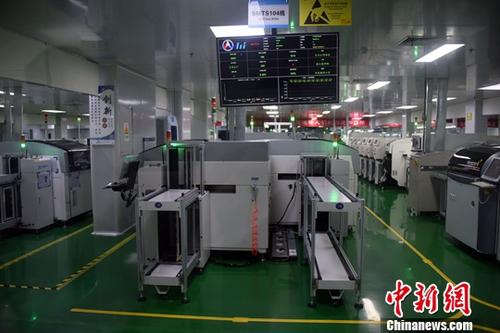 资料图：智能工厂物流系统。<a target='_blank' href='http://www.chinanews.com/'>中新社</a>记者 孙自法 摄