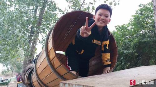 小学生作文《可怜啊》走红 哀叹每天才5毛零花钱