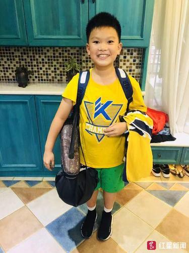 小学生作文《可怜啊》走红 哀叹每天才5毛零花钱