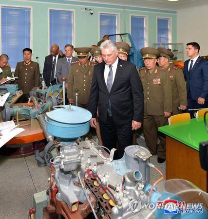 古巴领导人参观朝鲜神秘军校 看学员格斗训练