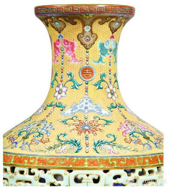 2018香港蘇富比肩部&nbsp;绿地条纹带