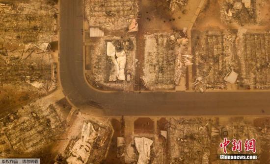 据美媒报道，美国加州山火进一步蔓延，遇难人数则进一步上升。当地时间11月14日，搜救队在搜寻工作中又找到多具遗体。截至当日，死亡人数上升到了59人。自8日美国加利福尼亚州北部天堂市“坎普”山火爆发以来，这场大火已经持续将近一周，搜救人员表示随着救援工作的持续，死亡人数还会进一步上升。此外，这场大火估计殃及了5.26万公顷土地，焚毁了8000多座房屋和建筑。目前有5600人参与灭火。