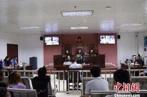 被扫掉的他们有多黑?过路车碾死1只鸡遭索赔180万