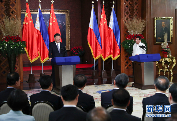 11月20日，国家主席习近平在马尼拉同菲律宾总统杜特尔特举行会谈。这是会谈后，两国元首共同会见记者。