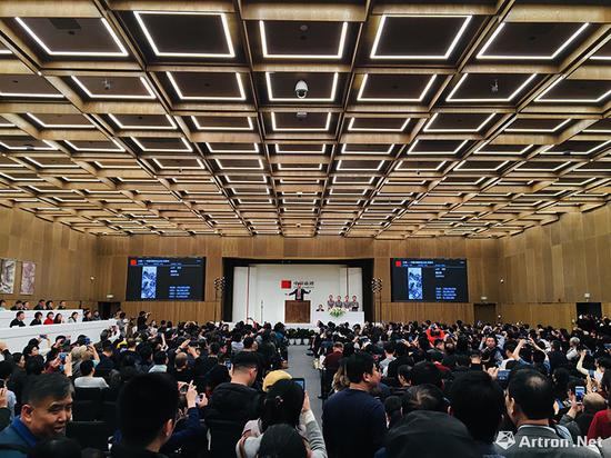 潘天寿&nbsp;《无限风光》落槌瞬间