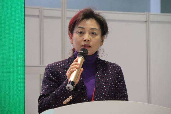 中国优质农产品开发服务协会会长黄竞仪作主题演讲