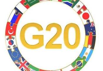 十年同舟路，今朝再扬帆