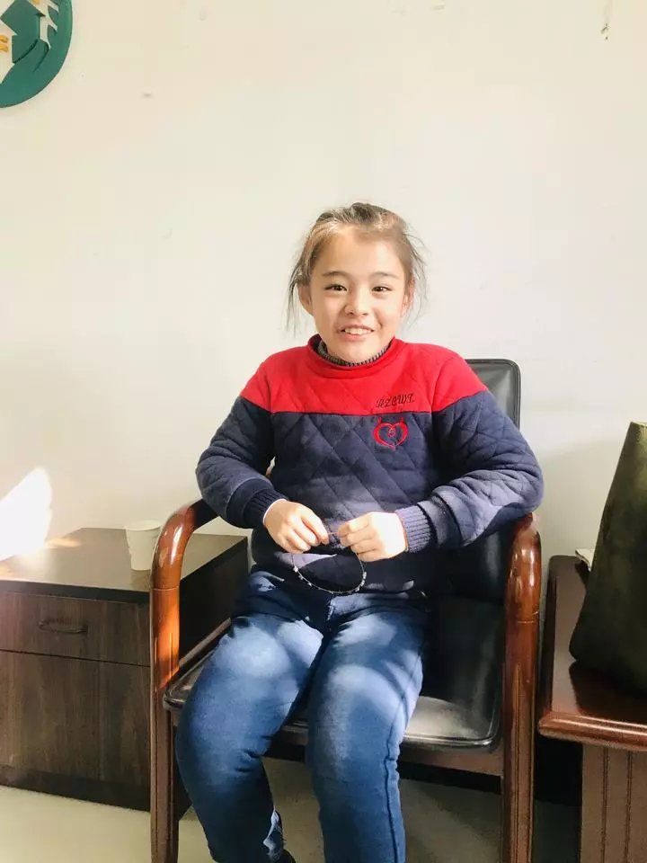 谁认识?8岁的漂亮女孩演过电影 却住进救助站半月