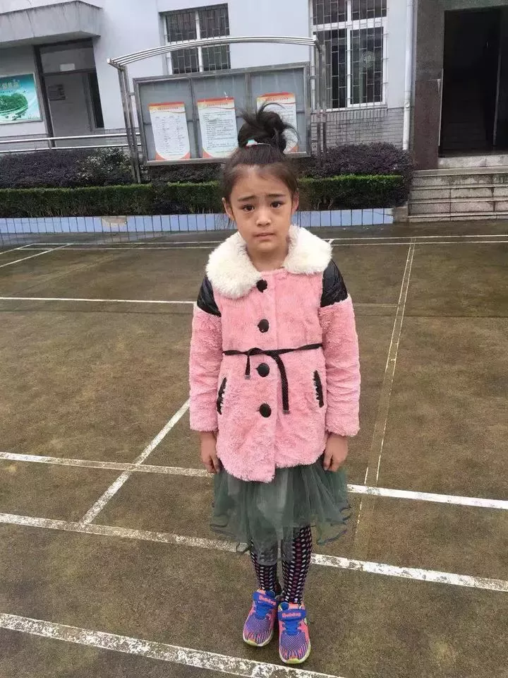 谁认识?8岁的漂亮女孩演过电影 却住进救助站半月