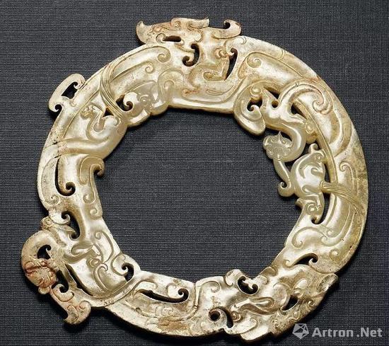 战国至西汉早期的玉镂空龙纹环&nbsp; 790万港币