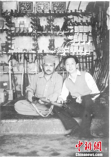 1978年林墉在巴基斯坦写生?！∈芊谜咛峁?摄