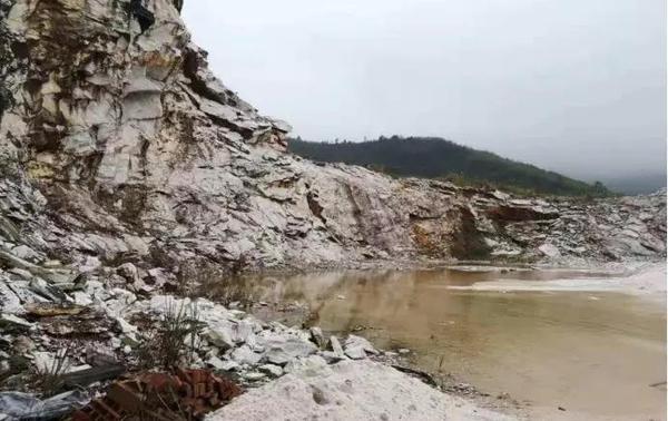 原保护区实验区的香里颜矿业公司现状图。督察组供图