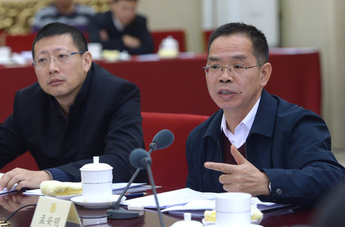 孟安明委员在发言