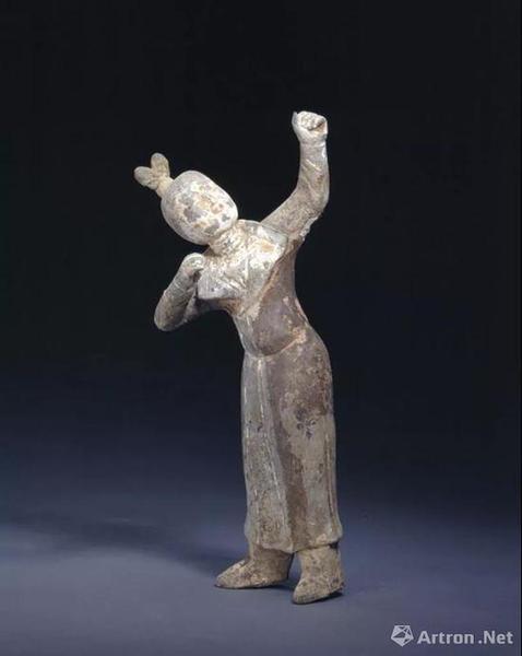 画彩女射俑，故宫博物院藏