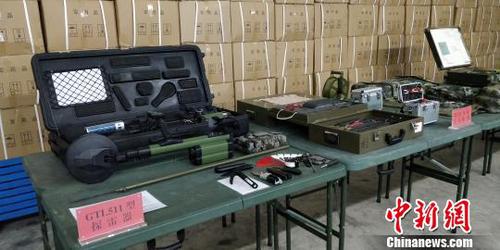 扫雷工具展示。　曾实 摄