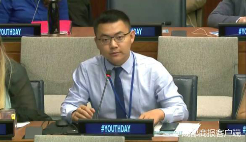 成都七中直播网课参与方：屏幕是在改变命运