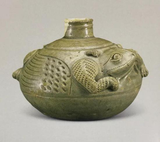 西晋 越窑蟾形砚滴 1976年湖北省鄂州市出土 高7.8厘米 现藏于湖北省博物馆