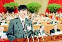     1993年，刘永好成为新设立的经济界全国政协委员，并在八届一次全会上作《私营企业有希望》的大会发言。