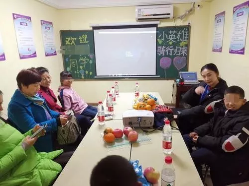 狼爸让11岁儿子顶冷风骑行150公里回家:考验他