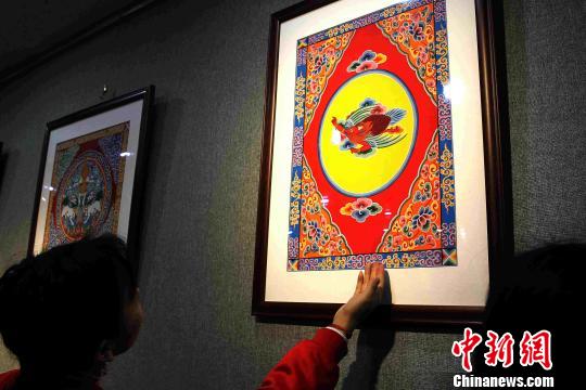 图为观众参展?！≌盘砀?摄