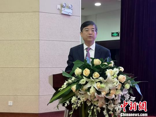 农工党中央副主席兼秘书长、农工党中央书画院院长曲凤宏致辞?！≌酝蚪?摄