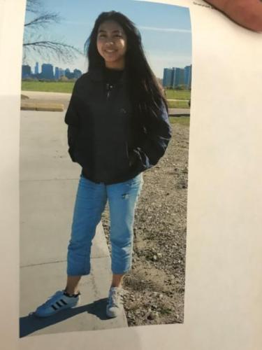 
资料图片：失联的18岁华裔女大学生亚曼德。(图片来源：美国《世界日报》特派员 黄惠玲/翻摄)
