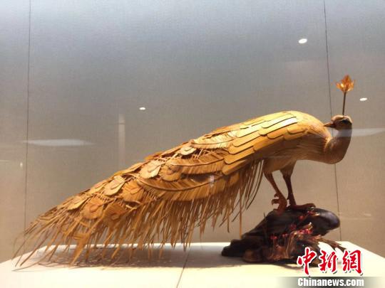 图为竹编工艺品?！∠钶?摄