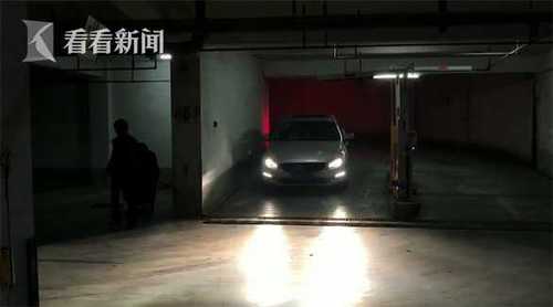 天冷广场舞大妈转战地下车库 居民:碰到人谁的责