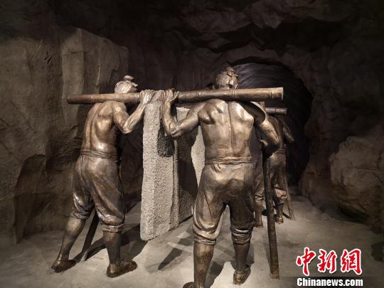 温岭长屿采石场景。　童笑雨 摄