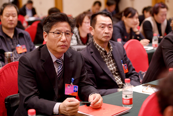 009委员们在听会