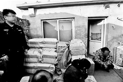 在整个专项行动中，一共刑拘了56人