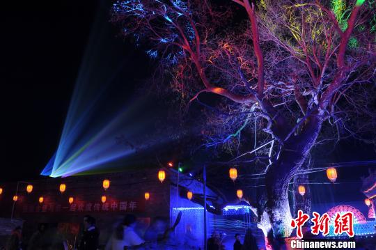 山西千年古堡张壁古堡：品“地道”中国年