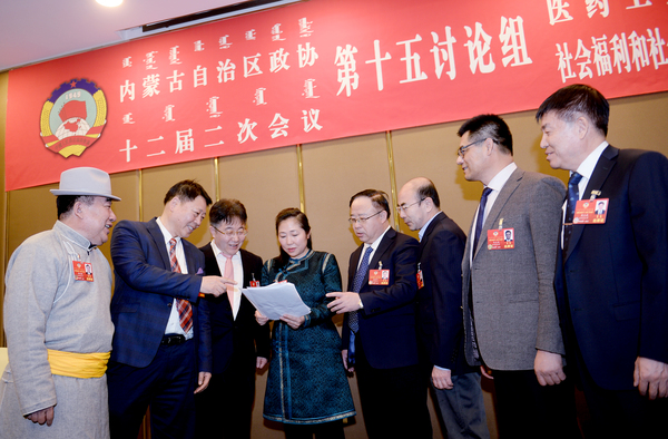 003医药卫生界委员小组会后交流