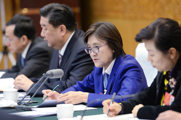 2、布小林参加联组会