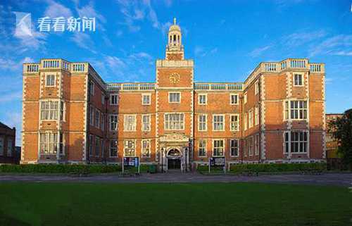 硬核蹦迪!大学生热舞震塌天花板 合力托举跳完整曲