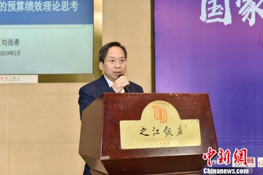 中国财政科学研究院院长刘尚希?！≈行戮?供图 摄