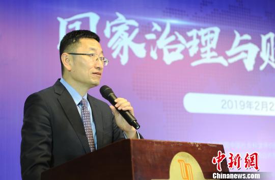 复旦大学校长助理、公共预算与绩效评价中心主任苟燕楠。　张茵 摄