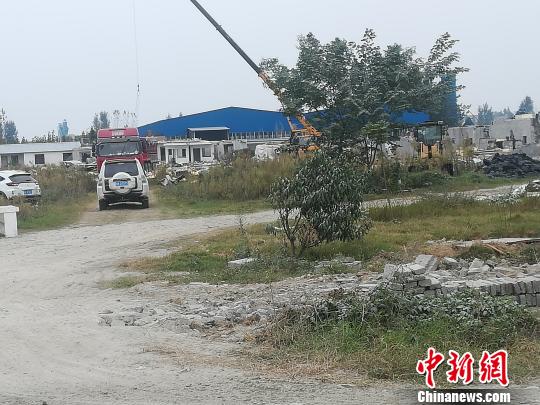 拆除前的襄阳樊城牛首汉江河滩 钟欣 摄