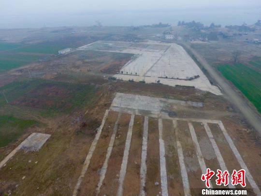 拆除后的襄阳樊城牛首汉江河滩(航拍) 杨东 摄