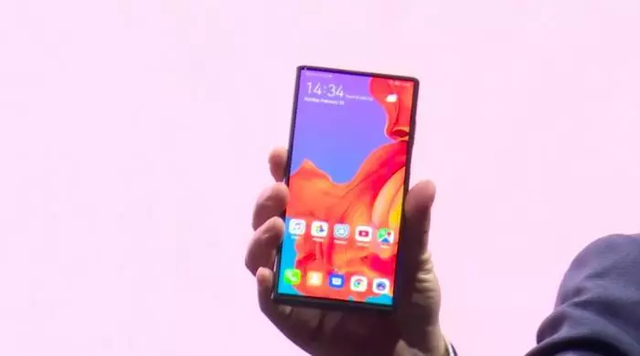 售价1.75万!华为5G手机刷屏 网友:买不起依然激动