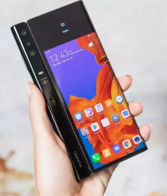 售价1.75万!华为5G手机刷屏 网友:买不起依然激动