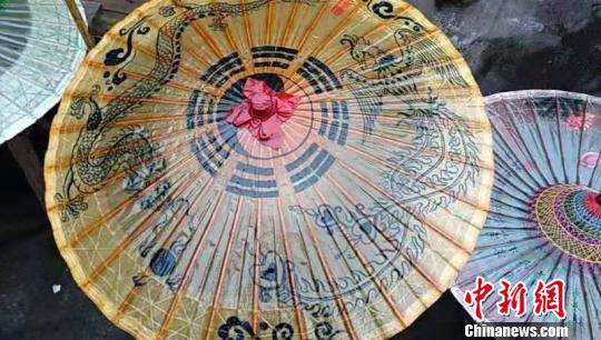 “苏恒泰”油纸伞。受访者供图