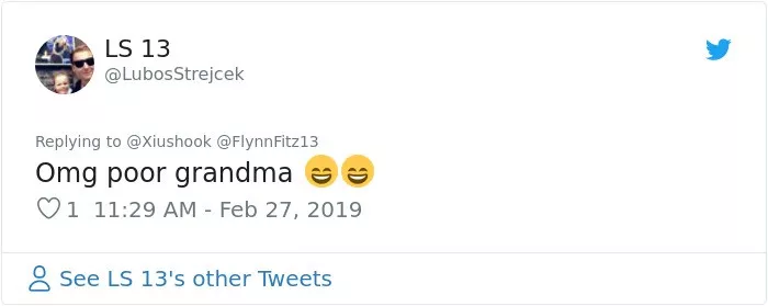 老奶奶为拍张照片坐上海边冰座 结果被漂走了