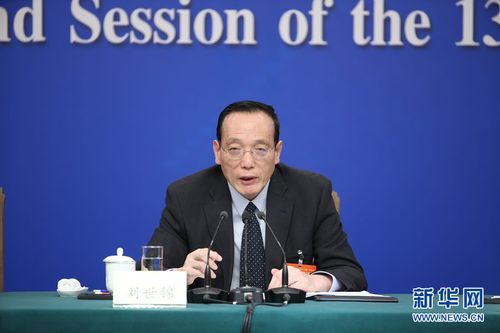 图为全国政协经济委员会副主任、国务院发展研究中心原副主任刘世锦。新华网 中国政府网 刘厦 摄