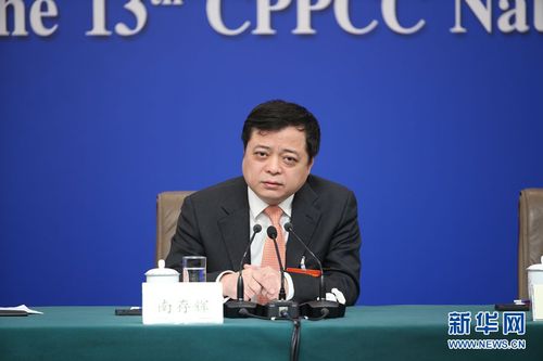 图为全国政协常委、全国工商联副主席、正泰集团董事长南存辉。新华网 中国政府网 刘厦 摄